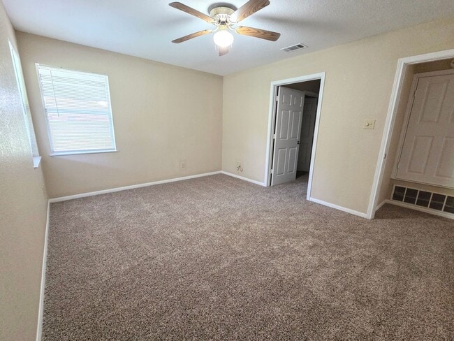 Building Photo - Charming 3-Bed, 2-Bath Country Home in Kem...