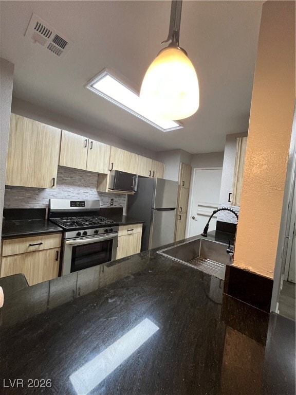 Building Photo - 2200 S Fort Apache Rd