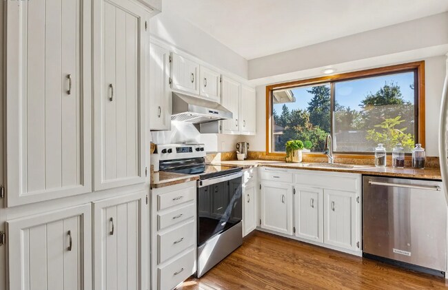 Building Photo - 2583 Pimlico Dr