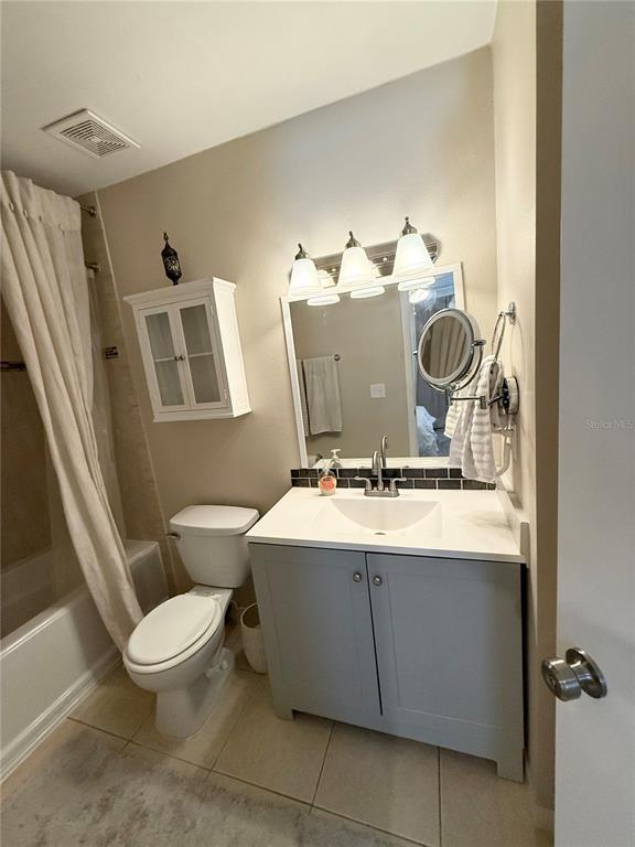 Building Photo - 10053 Lake Oak Cir