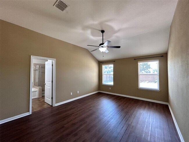 Building Photo - 180 Mystic Hollow