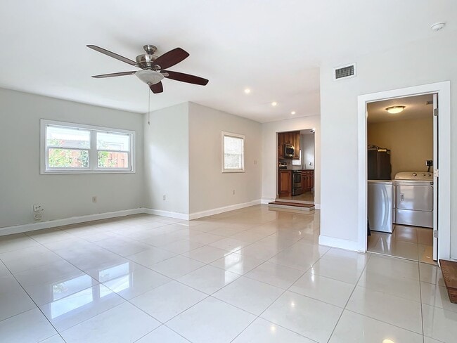 Building Photo - Beautifully remodeled, 1,332-square foot 3 bedroom/ 2½ bath/ home