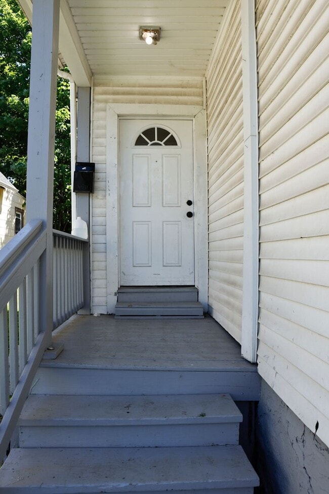 Building Photo - 257 Alphonse St