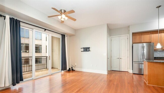 Building Photo - 4620 Piedmont Row Dr