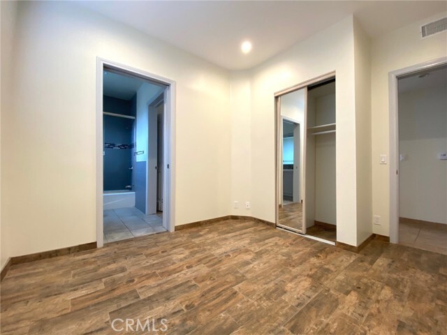 Building Photo - 953 Normandie Ave