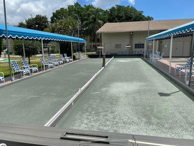 Building Photo - 770 Lori Dr