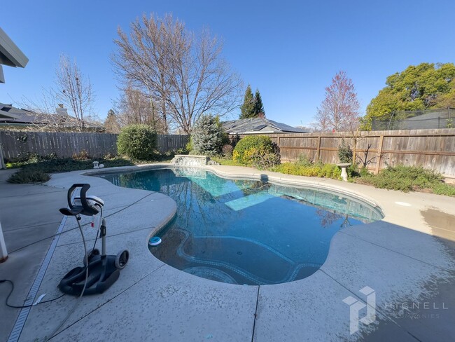 Building Photo - Spacious Chico Home with Pool!