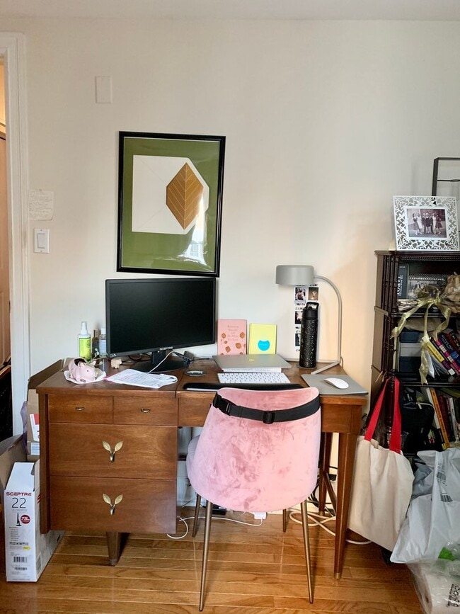 Building Photo - 629 Catharine St