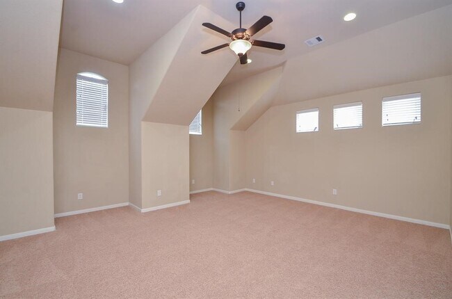 Building Photo - 510 McAllister Ave