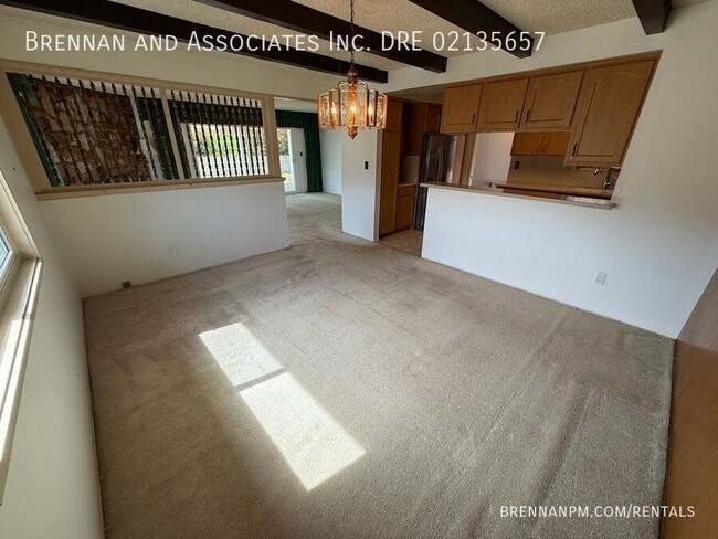 Building Photo - 3 bed 2 bath, Fletcher Hills, View, All Ap...