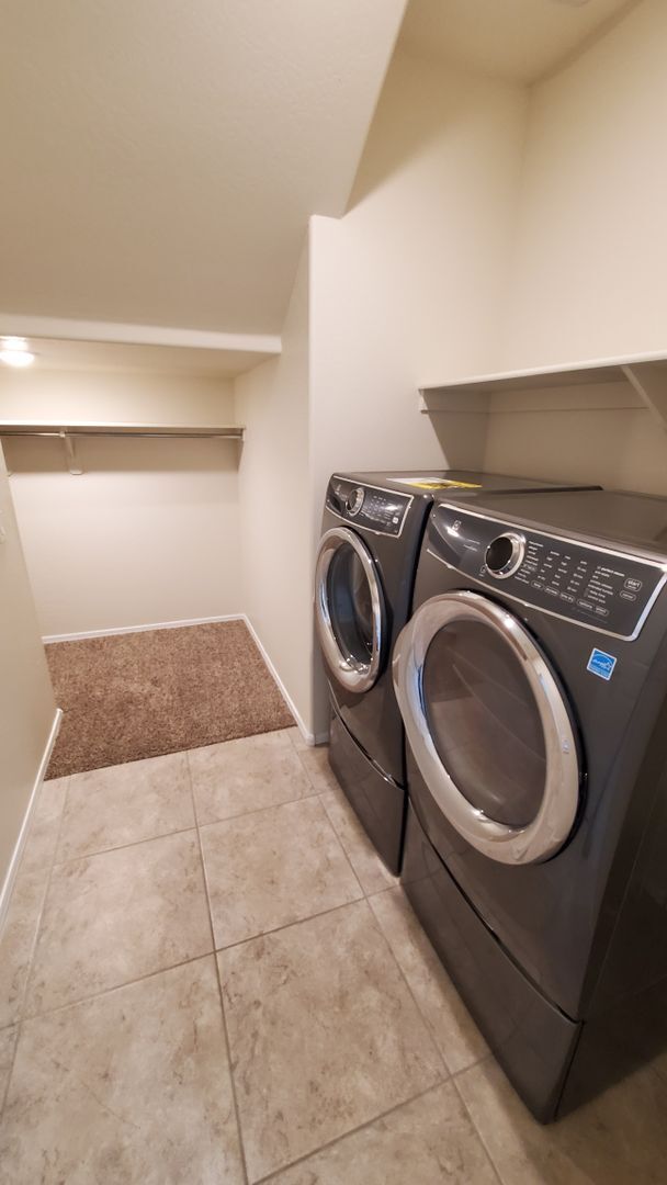 Building Photo - 19 solar panels for low electric bill!