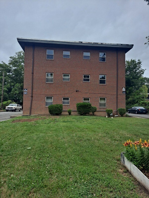 Building Photo - 3916 Chamberlayne Ave