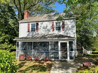 Building Photo - 1305 Cherry Ave