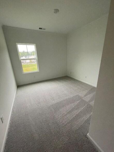 Building Photo - 540 Morning Lgt Dr