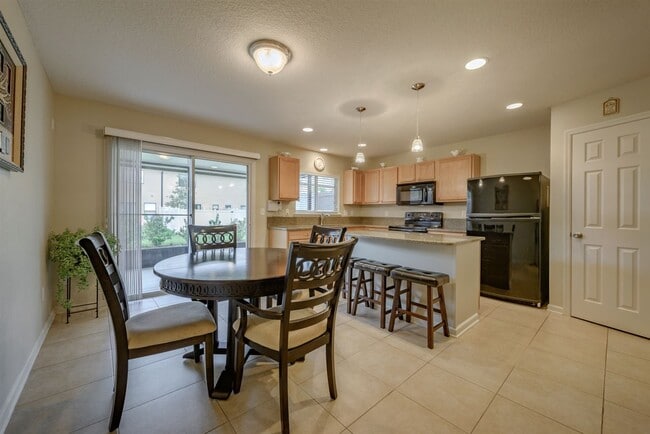 Building Photo - 159 Crete Ct