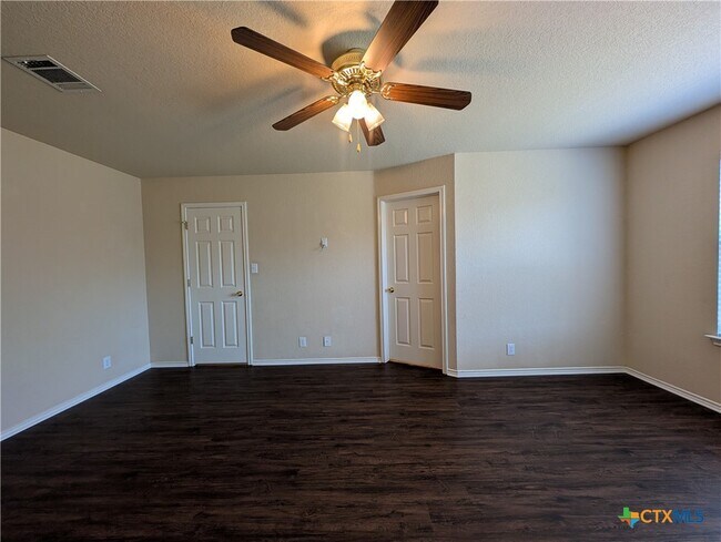 Building Photo - 249 Val Verde Dr