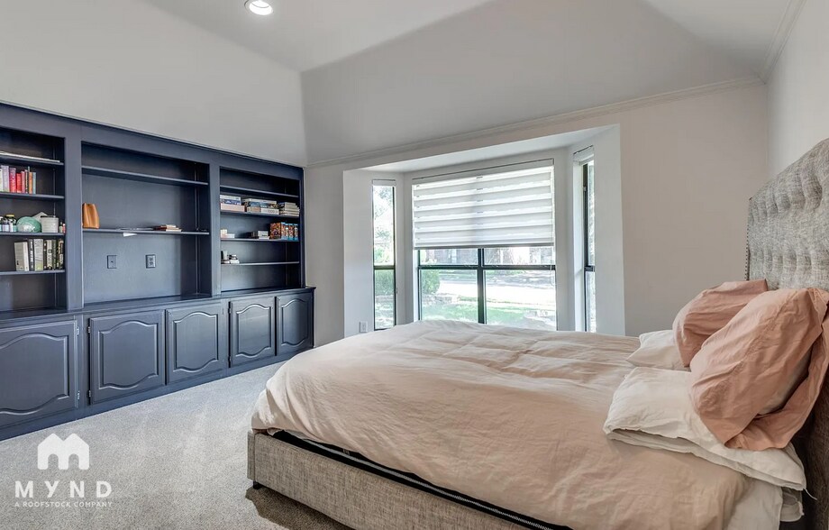 Building Photo - 2005 Crockett Ct