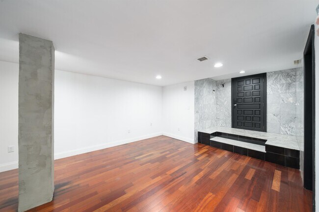 Building Photo - 344 Paterson Plank Rd