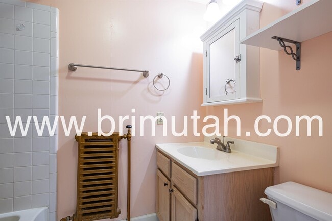 Building Photo - 234 E 100 S