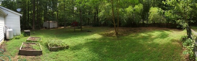 Building Photo - Charming 2 BR Home!