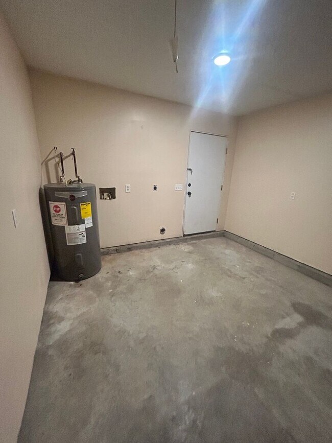 Building Photo - 712 Michigan Ave