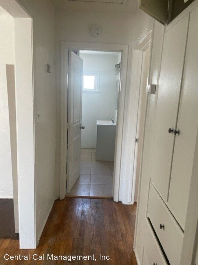 Building Photo - 2 br, 1 bath House - 2124 Pacific St