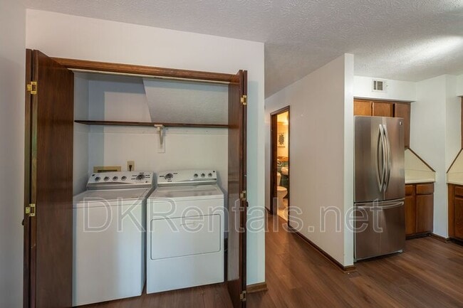 Building Photo - 3787 Etna Dr