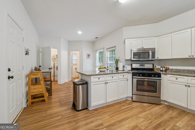 Building Photo - 2840 Ivey Oaks Ln