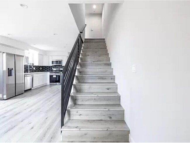 Building Photo - 4649 W 18th St