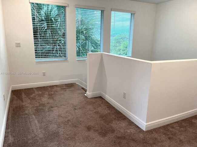 Building Photo - 4317 Lago Dr