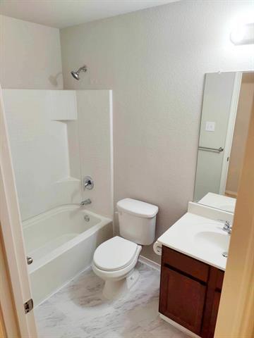 Building Photo - 3220 Brixton Dr