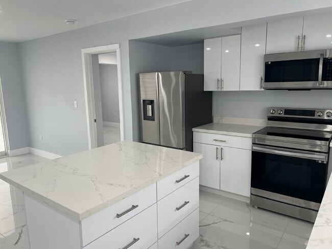 Building Photo - Charming 1-Bed Retreat Waterfront W/Pool W...