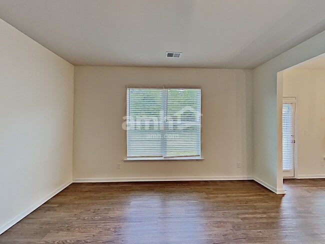 Building Photo - 693 Woodall Rd