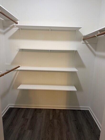 Building Photo - 105 Marcus Dr