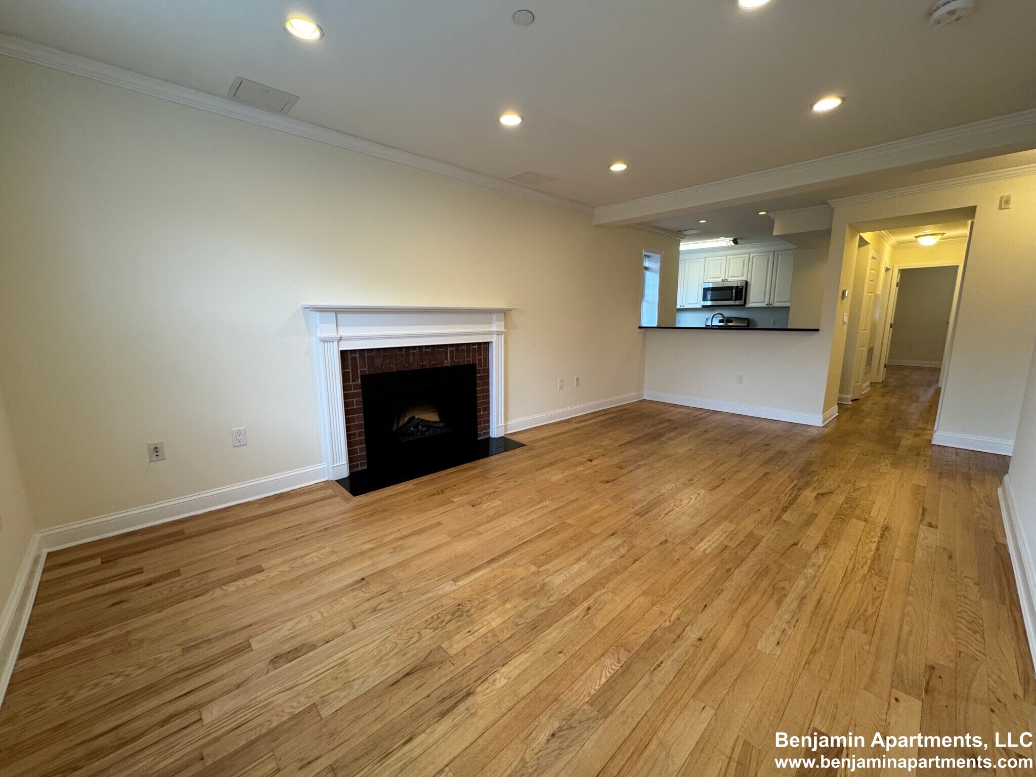 Building Photo - 5 Chauncy St