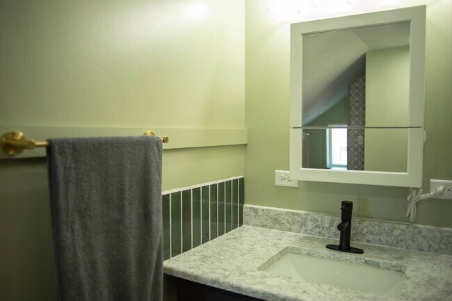 Building Photo - 4174 Cass St