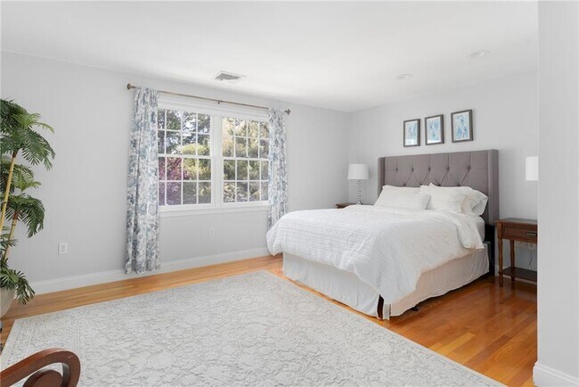 Building Photo - 73 Merton Rd