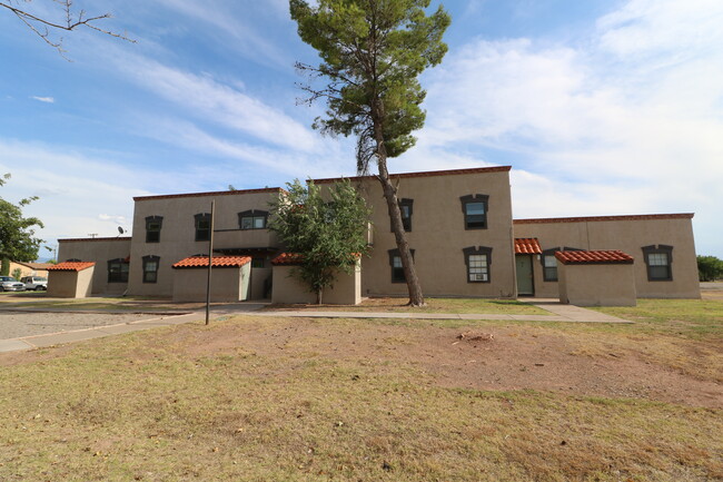 Building Photo - Las Rosas Apartments
