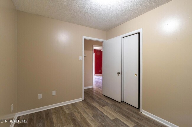 Building Photo - 1817 Sedgewick Dr