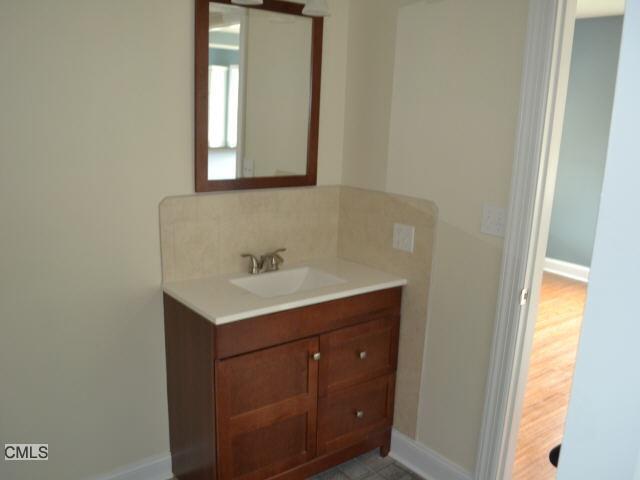 Building Photo - 161 Post Rd