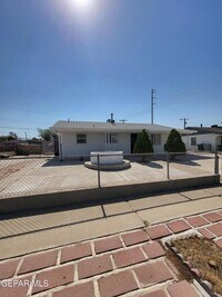 Building Photo - 1102 Cuba Dr