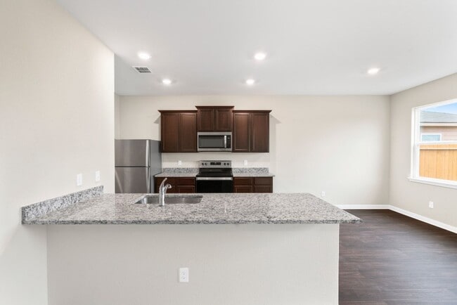Building Photo - 719 Wonderland Trail