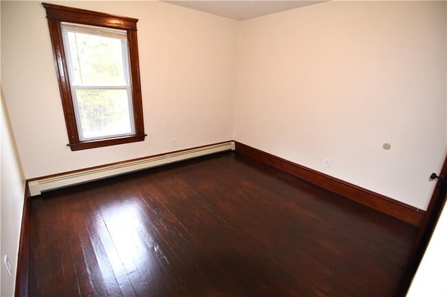 Building Photo - 818 Bernon St