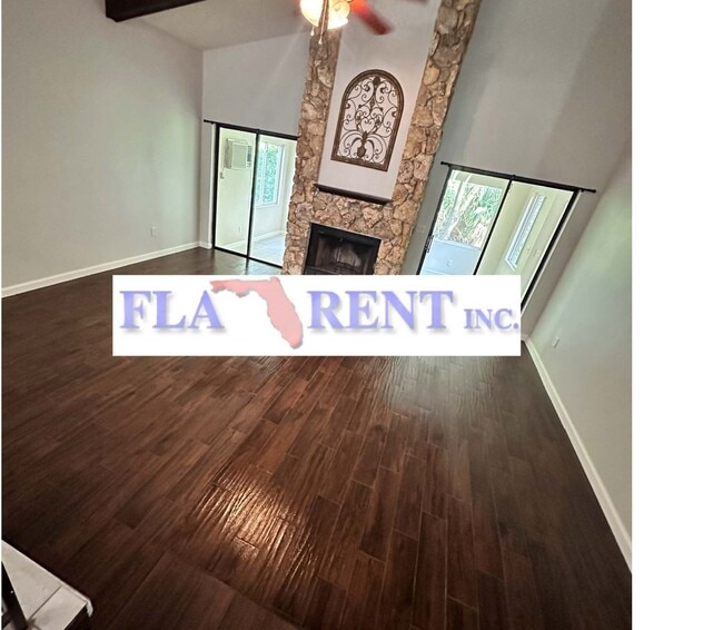 Building Photo - 4/3.5/2 in the Wedgewood Area