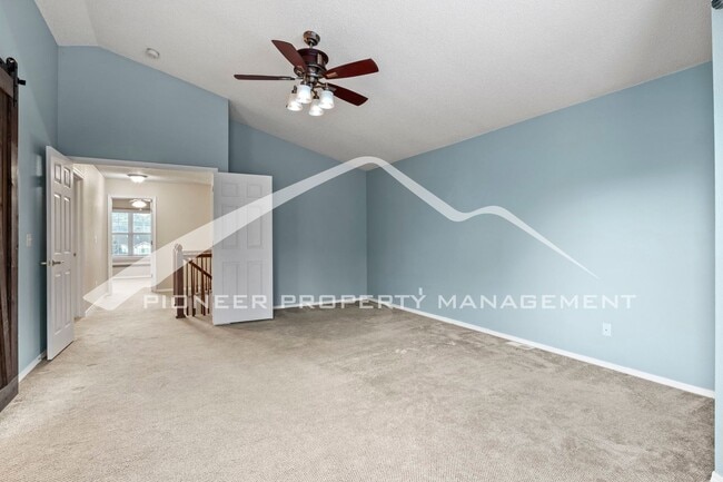 Building Photo - Beautiful 3bd/2.5 bath home with a peaceful backyard, AC, and 2.5 car garage near Ute Valley Park