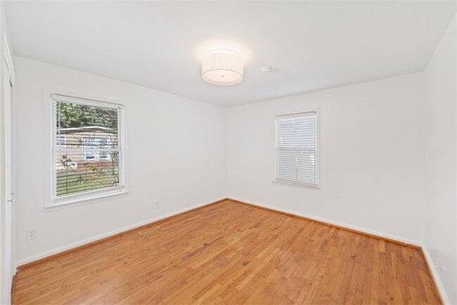 Building Photo - 1416 Woodland Hills Dr NE