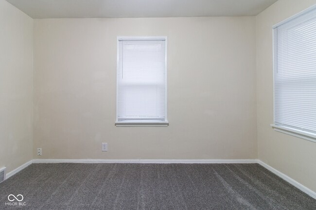 Building Photo - 630 Chester St