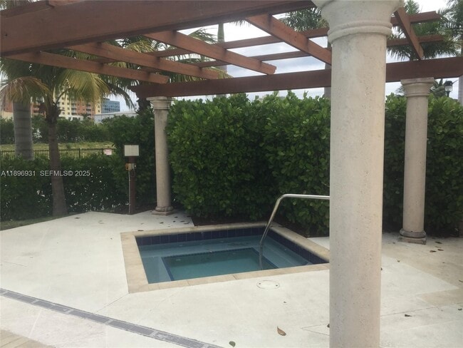 Building Photo - 2700 NE 184th Terrace