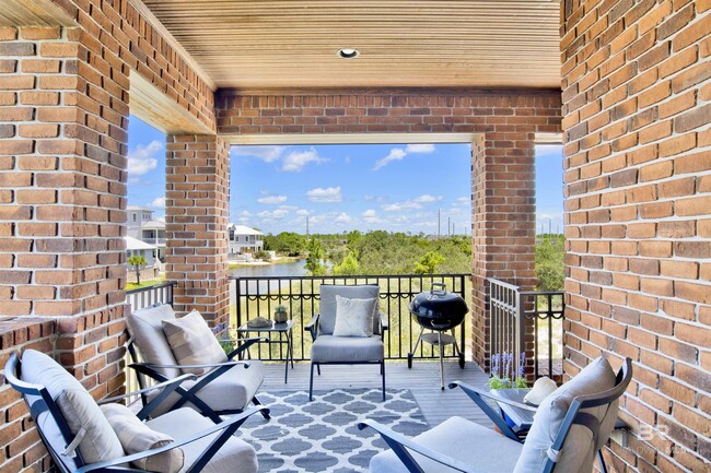 Building Photo - 16 Market St