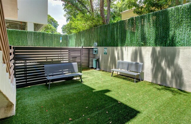 Building Photo - 2955 Bird Ave